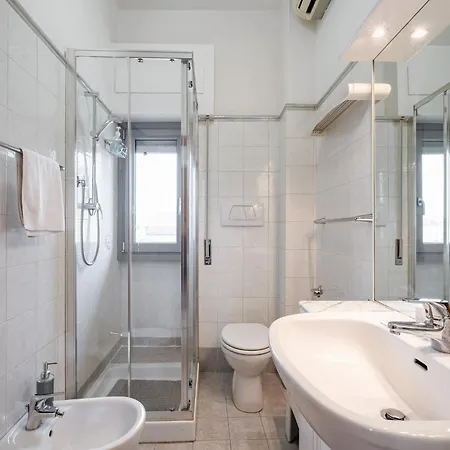 Guesthost - The Sky Of - Orti Oricellari Apartament